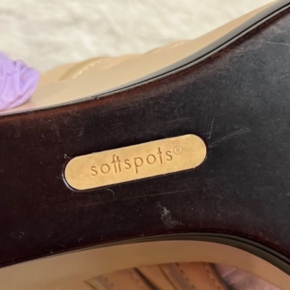 Softspots Beige Slip On Leather Wedge Sandals Pillowtop Technology Size 8 - Picture 7 of 12